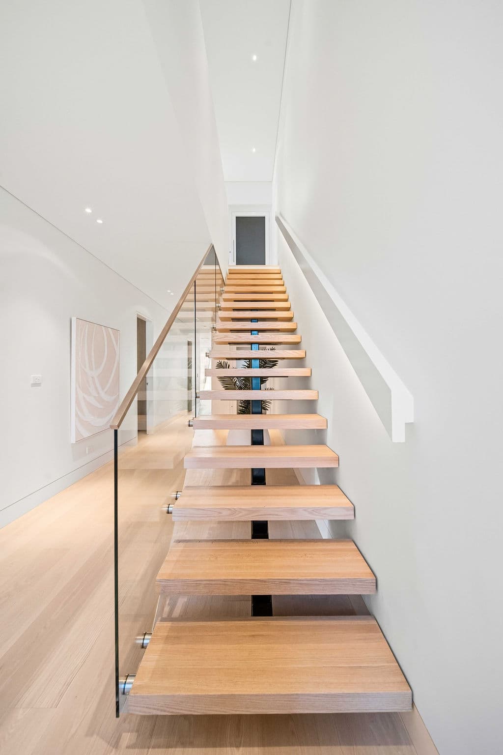 Floating staircase with glass balustrade, Cronulla